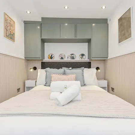 Dreamy Centre Retreat - Ideal For Couples - Pass The Keys Leeds