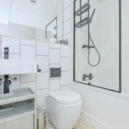 Dreamy Centre Retreat - Ideal For Couples - Pass The Keys Leeds