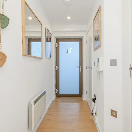 Apartman Dreamy Centre Retreat - Ideal For Couples - Pass The Keys *